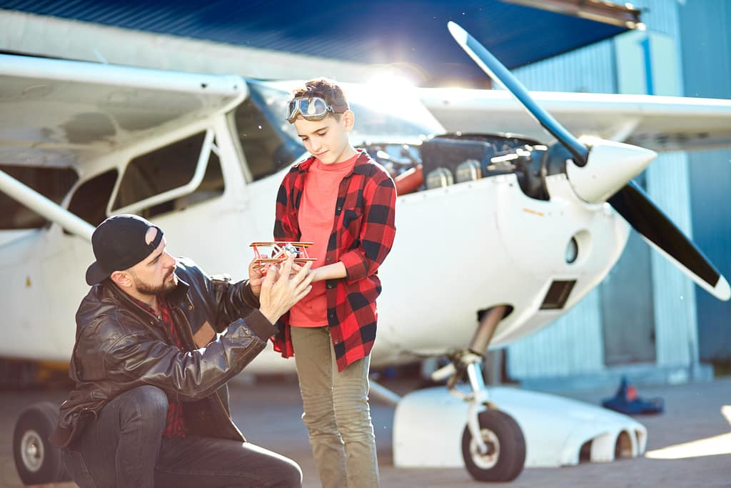 Vater Kind Flugzeug