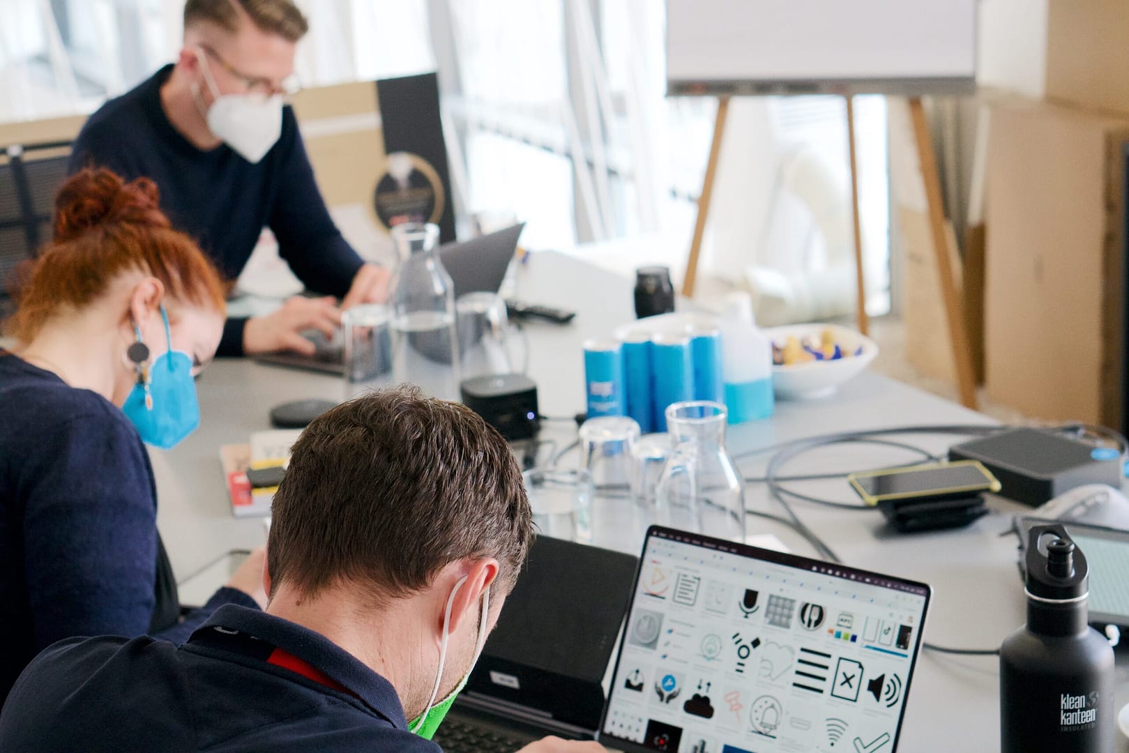 Personen nehmen am Workshop teil